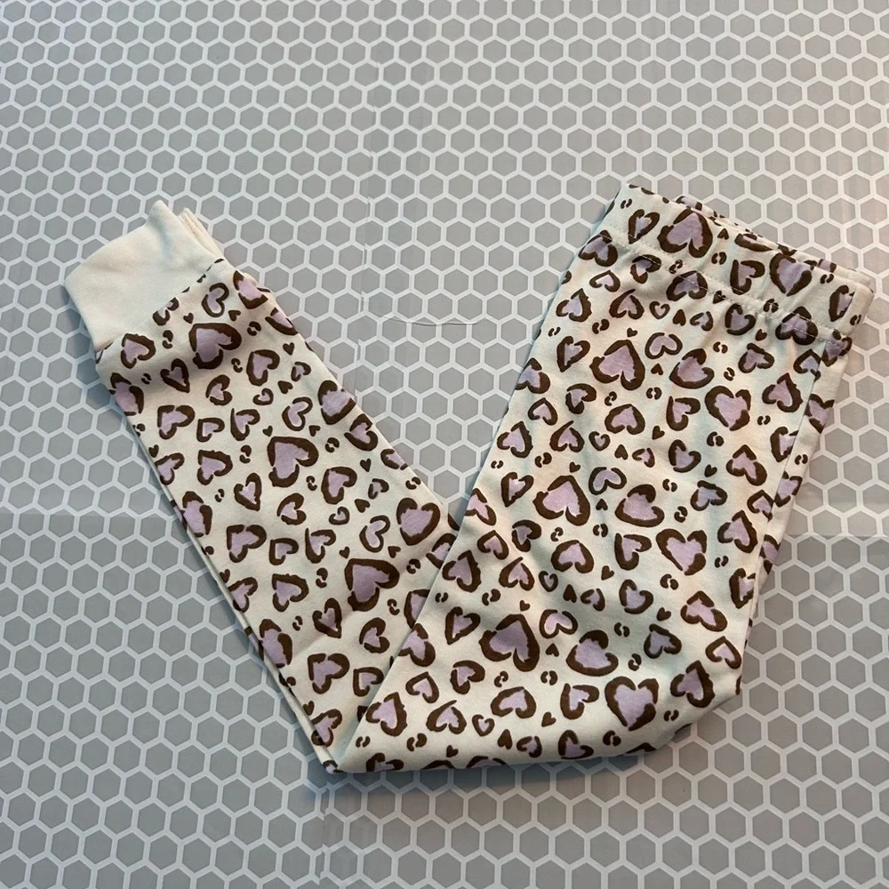 NWT Old Navy Cream and Pink Heart Leopard Kids Pajama Set.       Size 4T